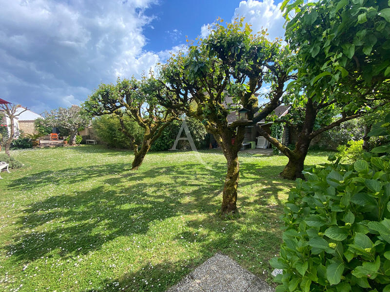 Maison - 181 m² - 9 pièces