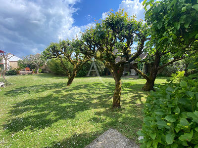 Maison - 181 m² - 9 pièces