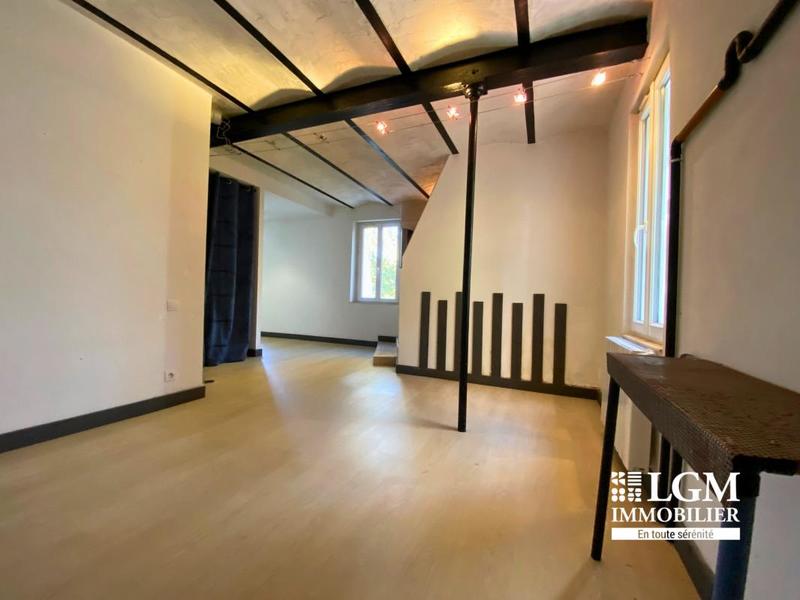 Maison - 328 m² - 5 pièces