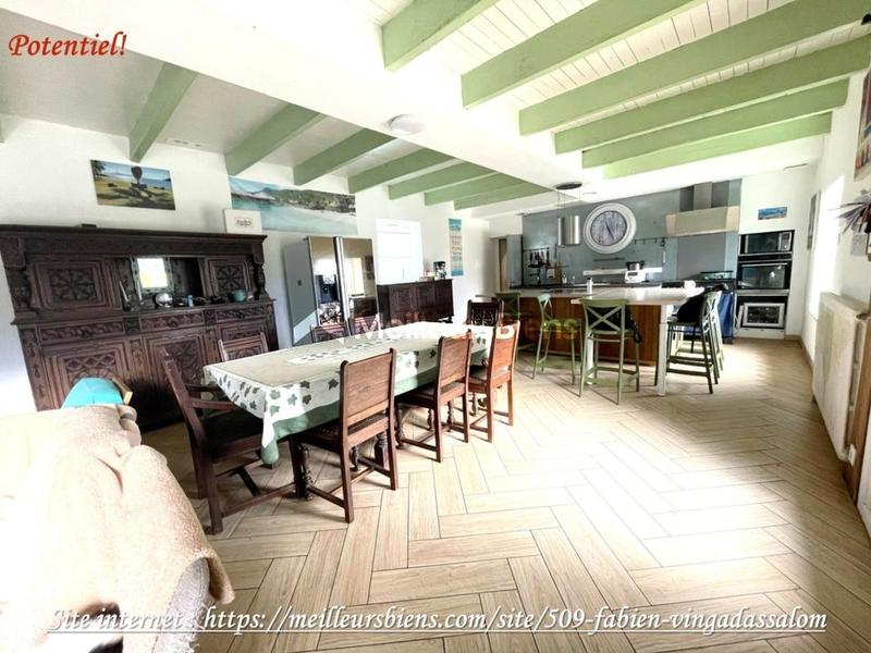 Propriété - 195 m² - 8 pièces