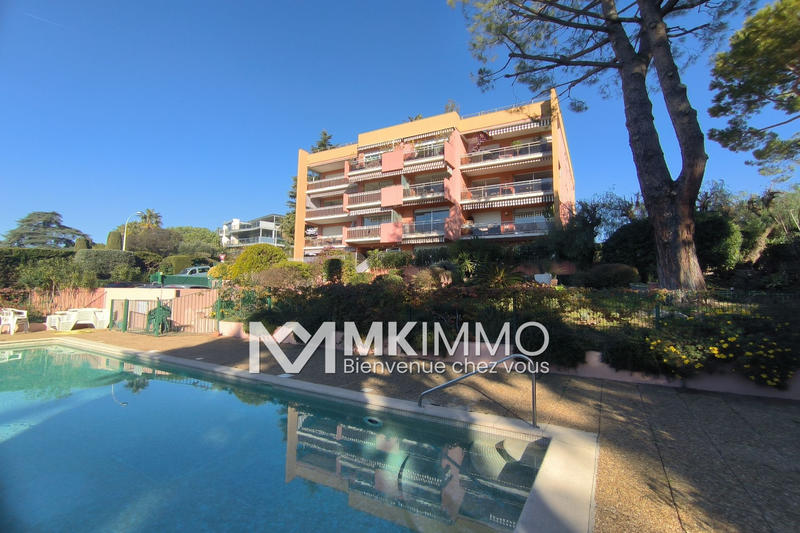 Appartement - 75 m² - 2 pièces