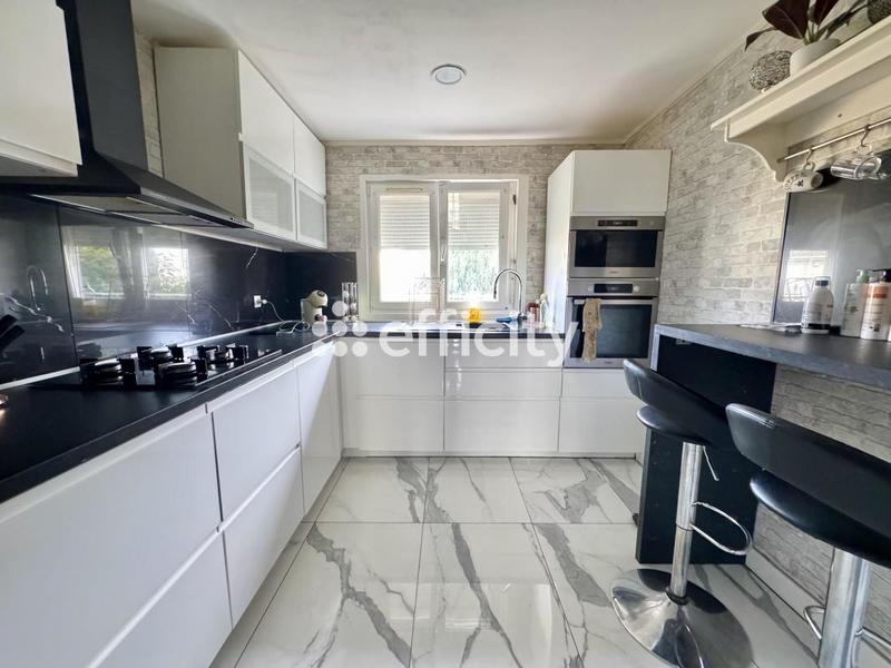 Maison - 103 m² - 5 pièces