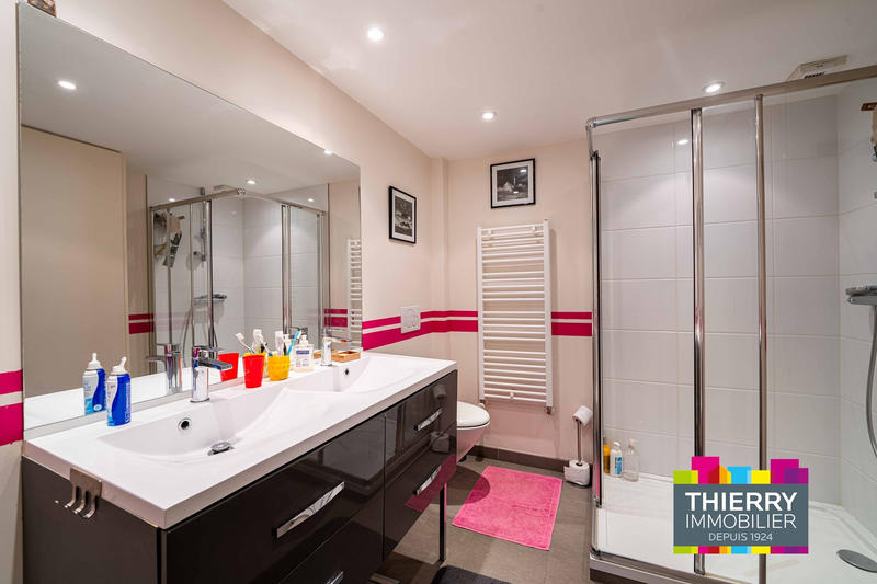 Appartement - 198 m² - 7 pièces