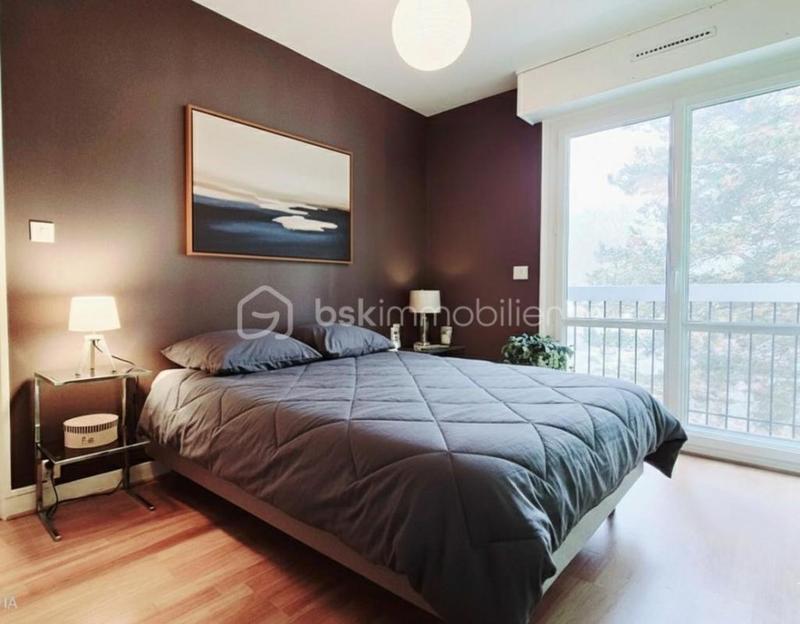 Appartement - 79 m² - 5 pièces