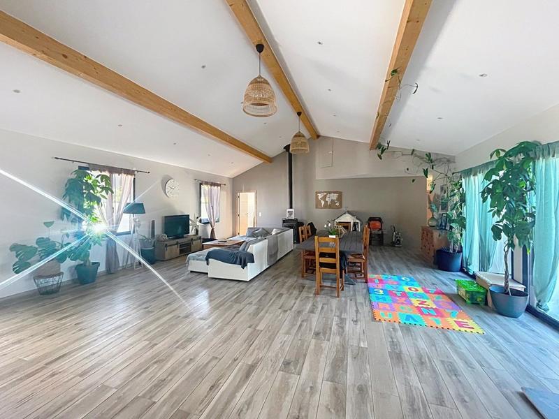 Maison - 203 m² - 5 pièces