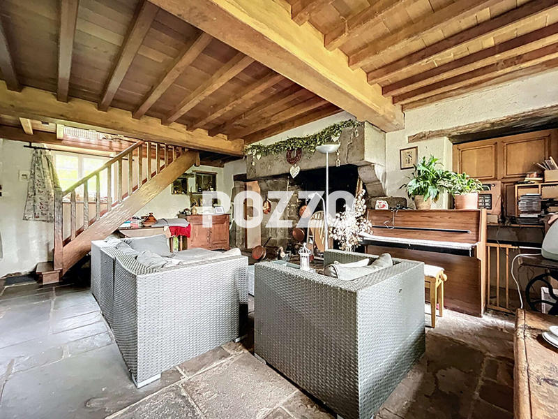 Maison - 260 m² - 10 pièces