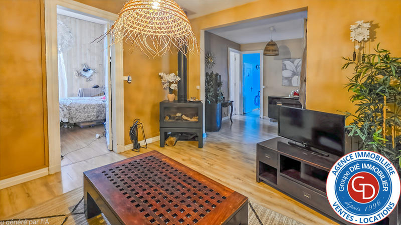 Maison - 93 m² - 5 pièces