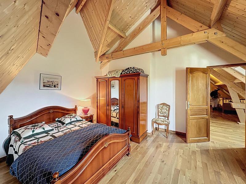 Maison - 214 m² - 8 pièces