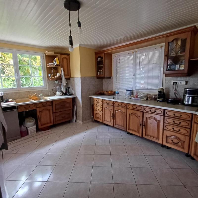 Maison - 250 m² - 8 pièces