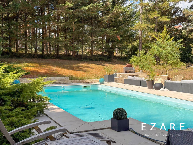 Maison - 257 m² - 10 pièces