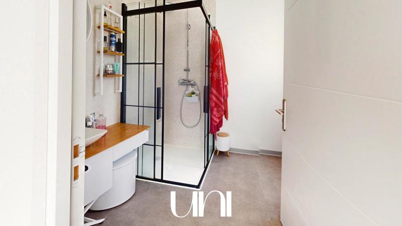 Maison - 200 m² - 7 pièces