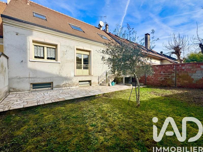 Maison - 140 m² - 5 pièces