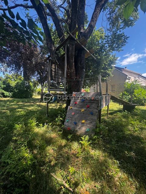 Propriété - 180 m² - 8 pièces