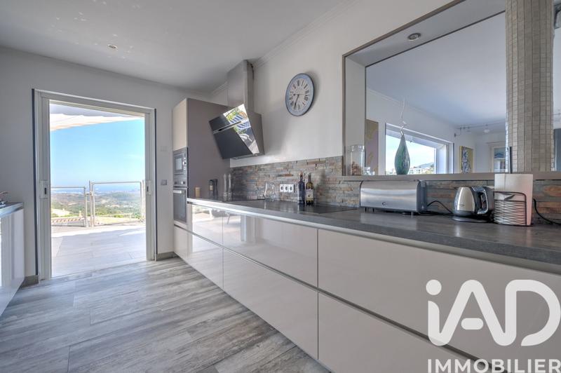 Maison de maîtres - 225 m² - 6 pièces