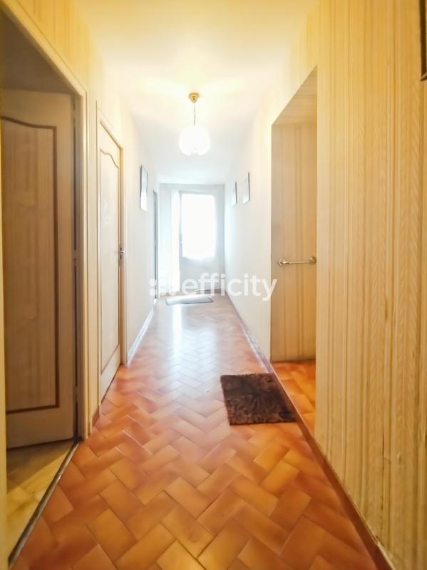 Maison - 225 m² - 5 pièces