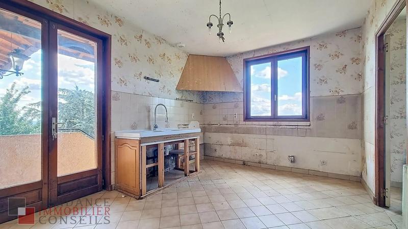 Maison - 210 m² - 8 pièces