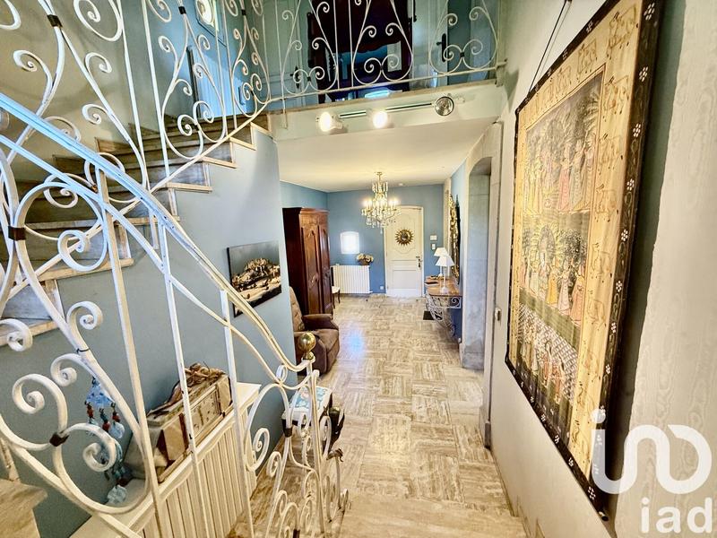 Maison - 237 m² - 5 pièces