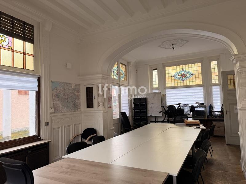 Maison - 239 m² - 12 pièces