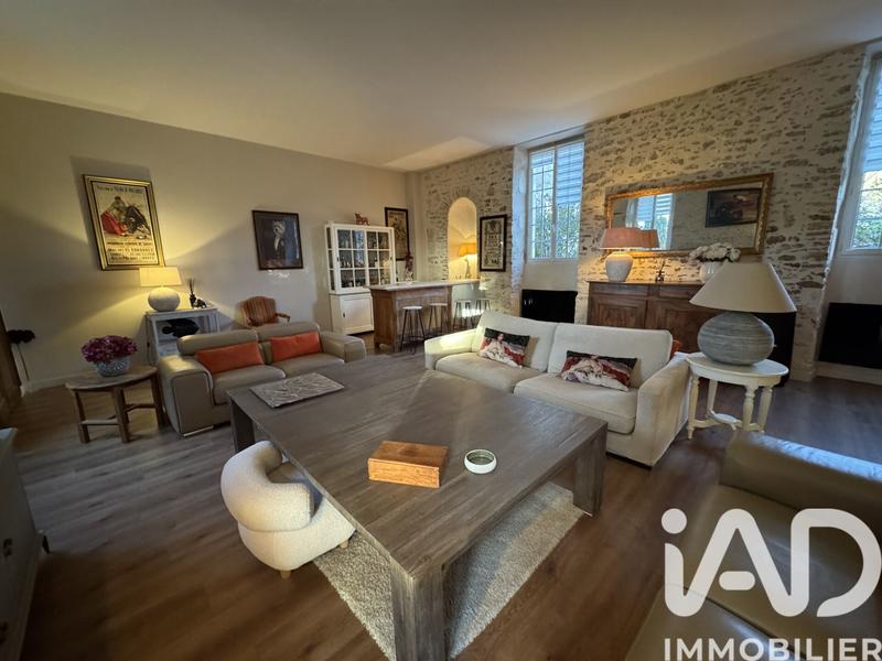 Maison - 215 m² - 7 pièces