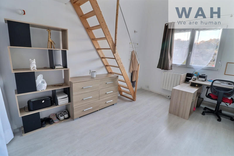 Villa - 291 m² - 9 pièces