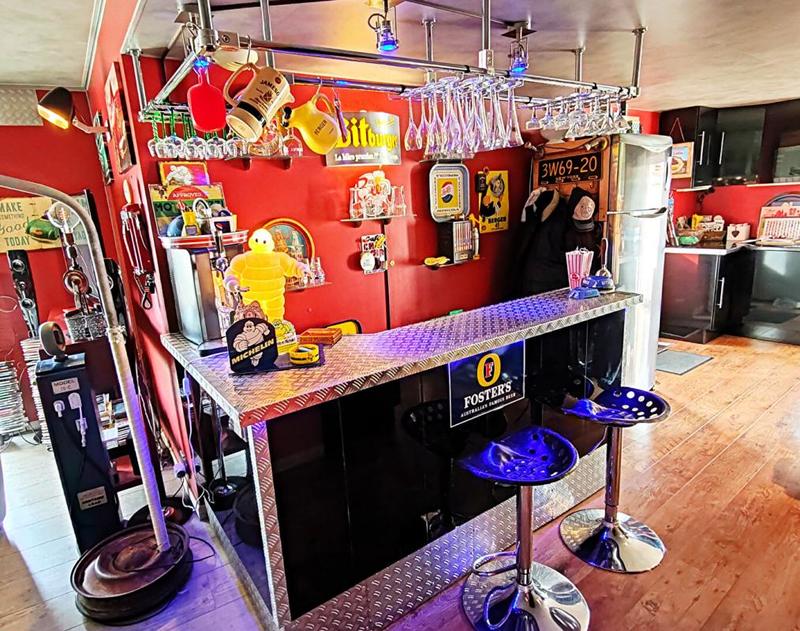 Maison - 275 m² - 10 pièces