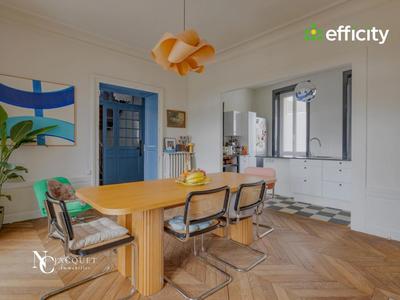 Demeure - 207 m² - 9 pièces