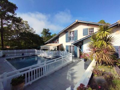 Villa - 190 m² - 7 pièces