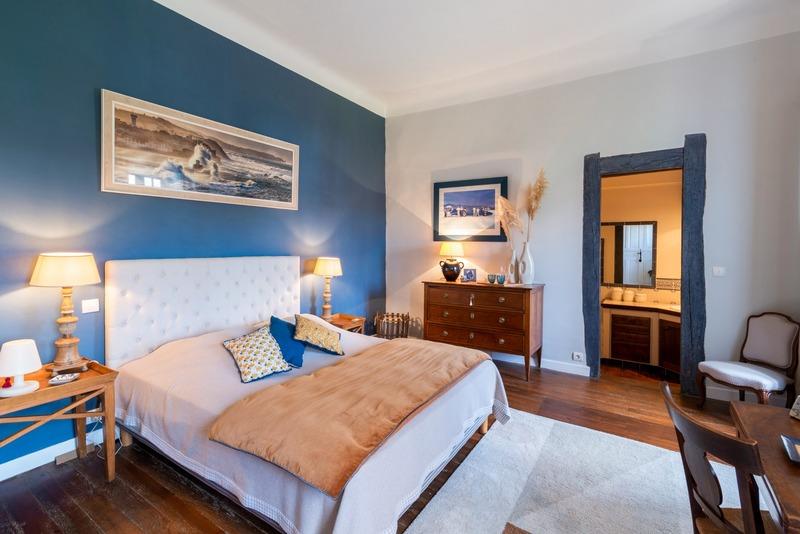 Maison - 650 m² - 14 pièces