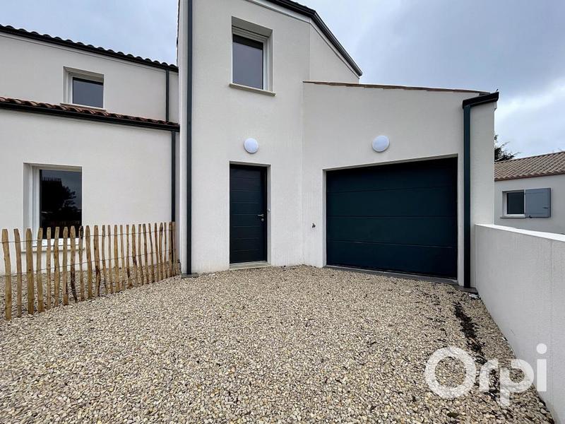 Maison - 110 m² - 4 pièces