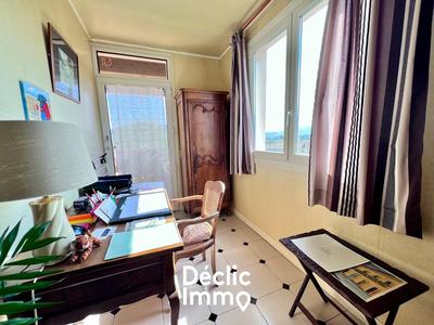 Maison - 211 m² - 6 pièces