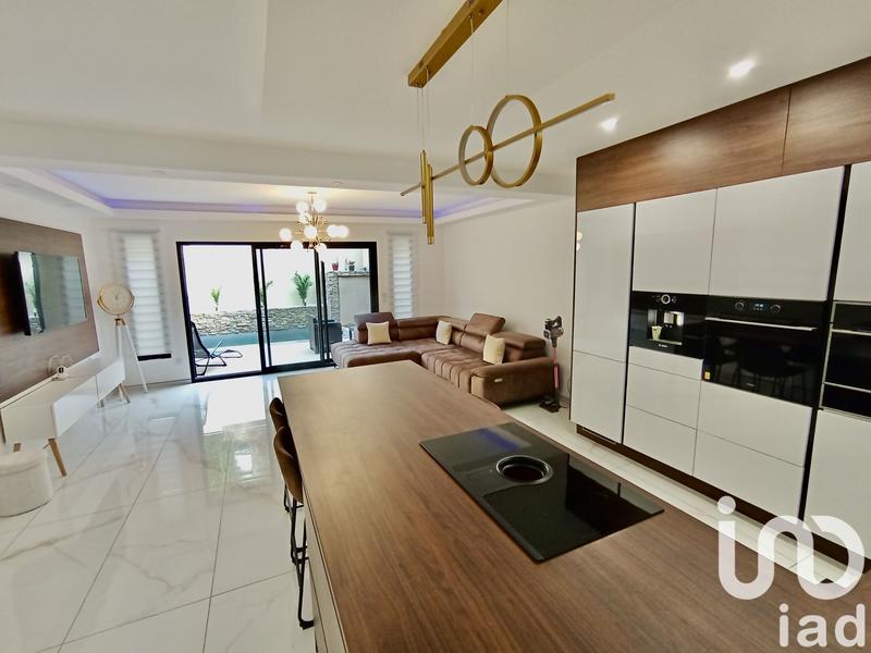 Maison - 121 m² - 4 pièces