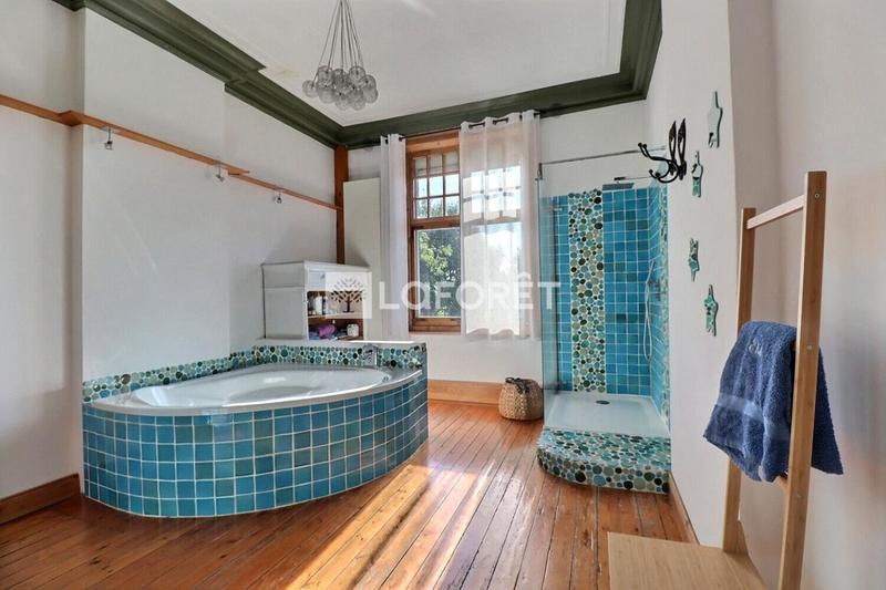 Maison - 273 m² - 7 pièces