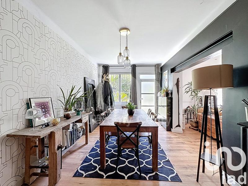 Maison - 200 m² - 11 pièces