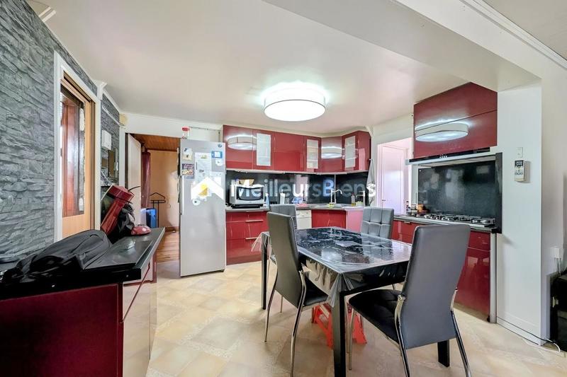 Maison - 90 m² - 4 pièces