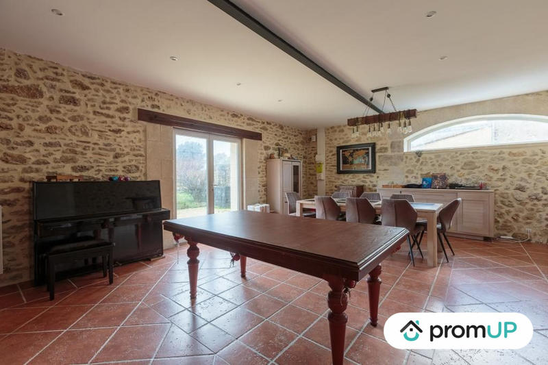 Maison ancienne - 210 m² - 8 pièces