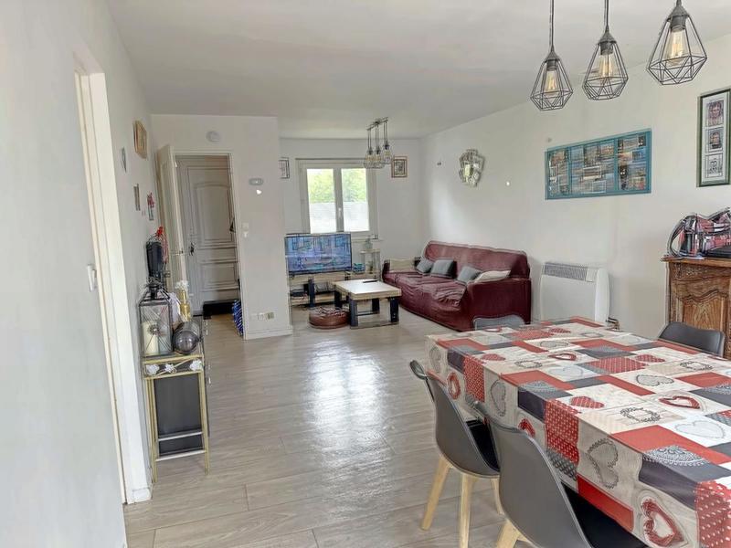 Maison - 93 m² - 4 pièces