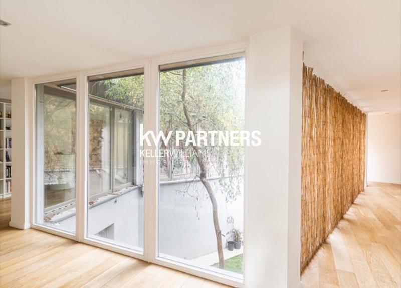 Propriété - 700 m² - 8 pièces