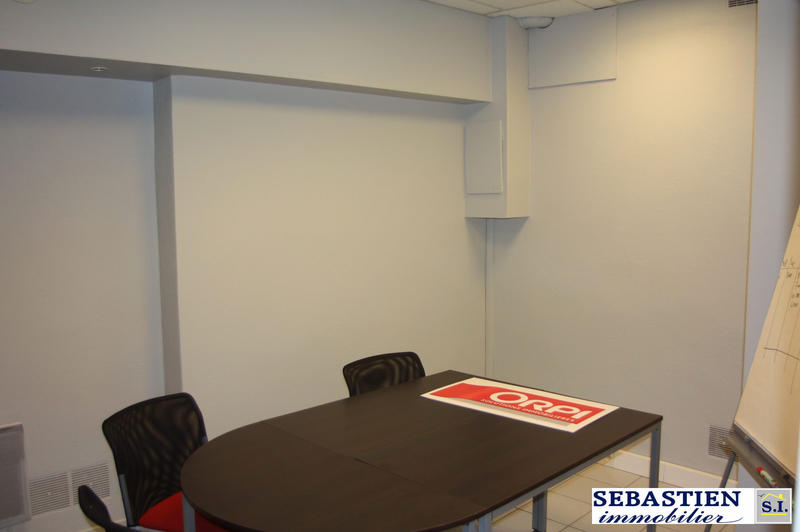 Local commercial - 76 m² - 6 pièces