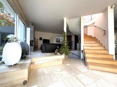 Maison - 195 m² - 7 pièces