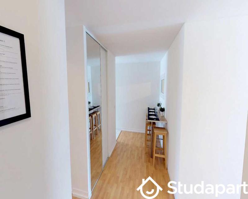 Chambre - 70 m² - 1 pièce