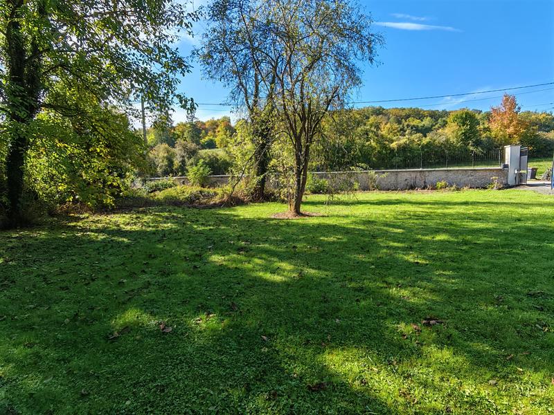 Terrain constructible - 1 235 m²