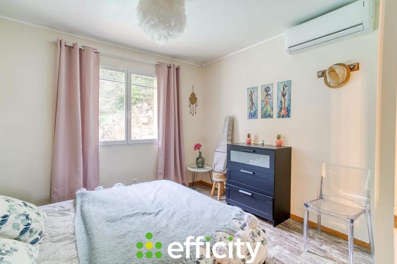 Villa - 90 m² - 5 pièces