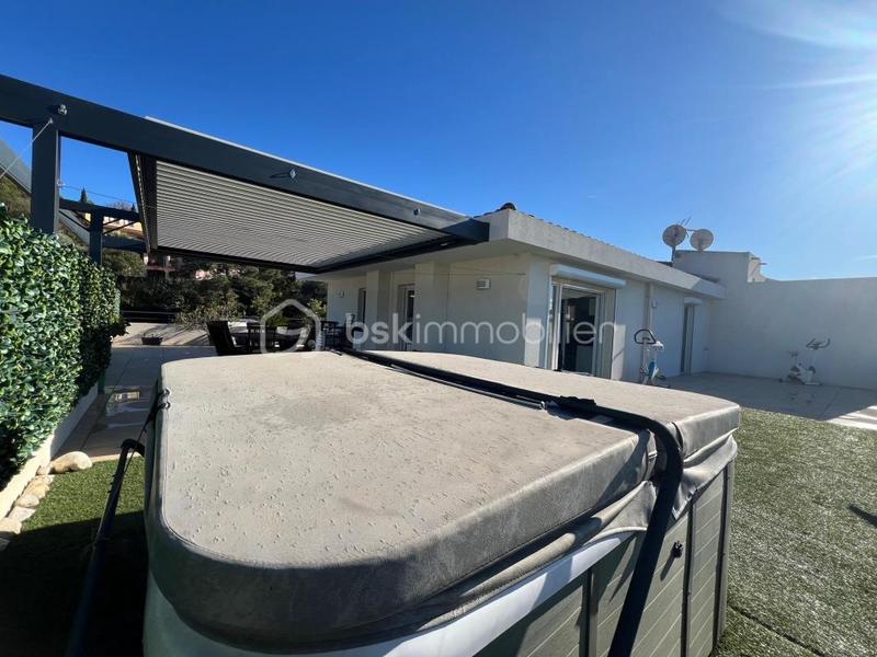 Appartement - 93 m² - 4 pièces