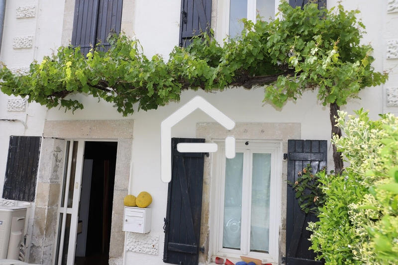 Maison de village - 230 m² - 6 pièces