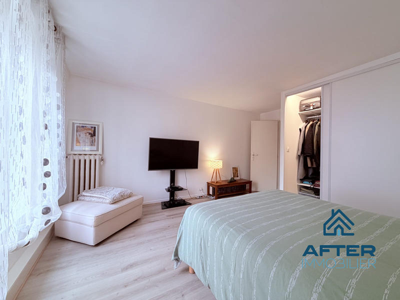 Maison - 220 m² - 7 pièces