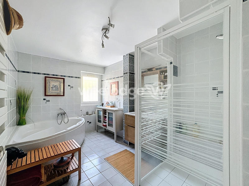 Maison - 143 m² - 8 pièces