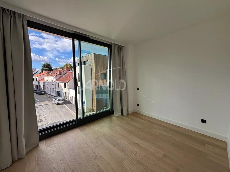 Appartement - 97 m² - 4 pièces