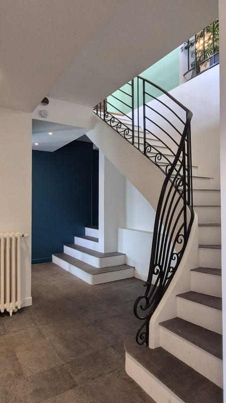 Maison - 600 m² - 17 pièces