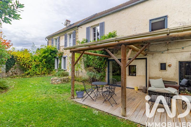 Maison - 210 m² - 7 pièces