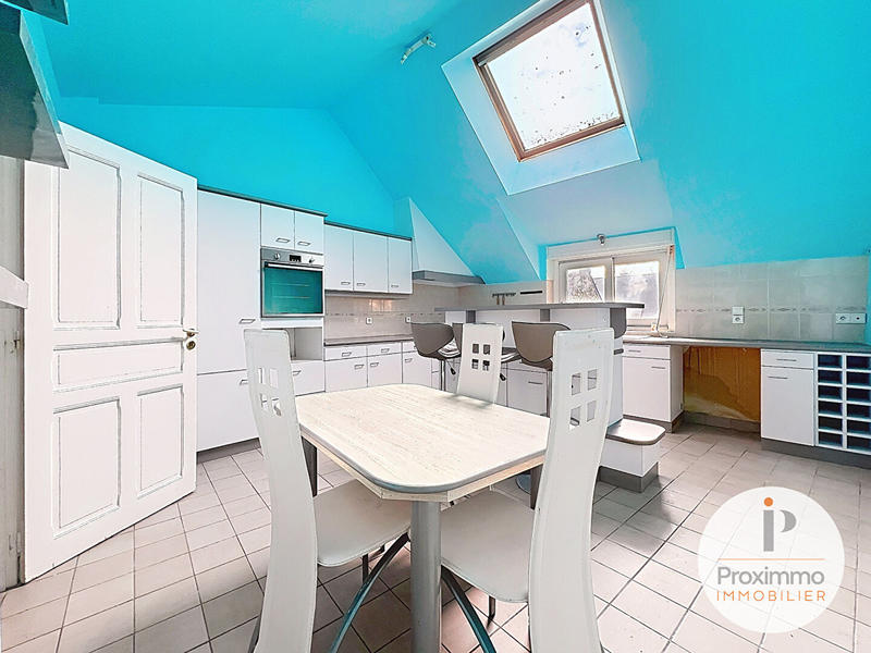 Maison - 231 m² - 7 pièces